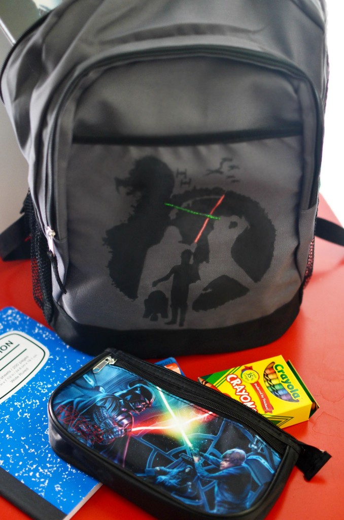 Star Wars Backpack- Learn how to make this custom storage vessel for your young padawan. |#StarWars | #craft | #DIY | #backtoschool