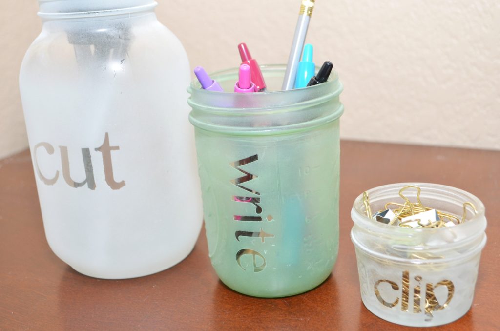 DIY Frosted Mason Jar Desk Organizer with Faux Etched Labels. AD #MyGo2Pen