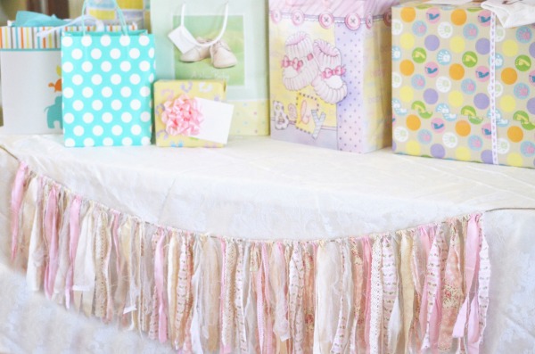 Shabby Chic Baby Shower + DIY Vintage Lace & Burlap Diaper Cake. AD @Costco #SuperAbsorbent