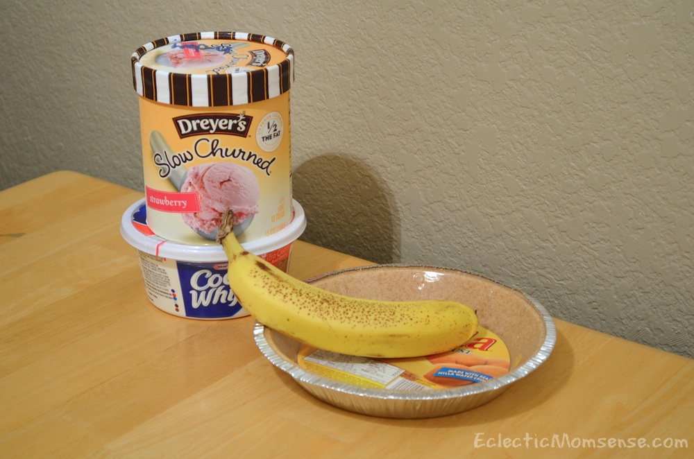 Banana Split Ice Cream Pie | #summer #pie #icecream