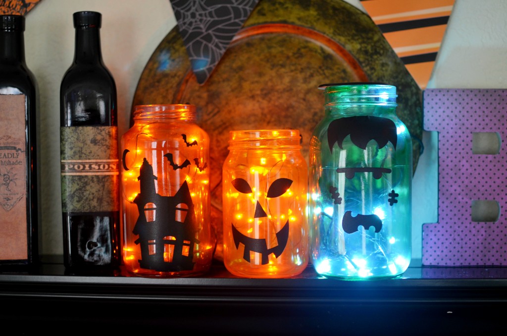 Halloween Mason Jar Lanterns + Learn how to tint mason jars with supplies you have on hand. #Hallowen #craft