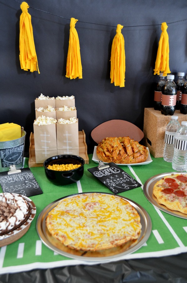 Pizza Party Ideas For Game Day!