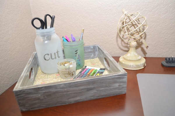 DIY Frosted Mason Jar Desk Organizer with Faux Etched Labels. AD #MyGo2Pen