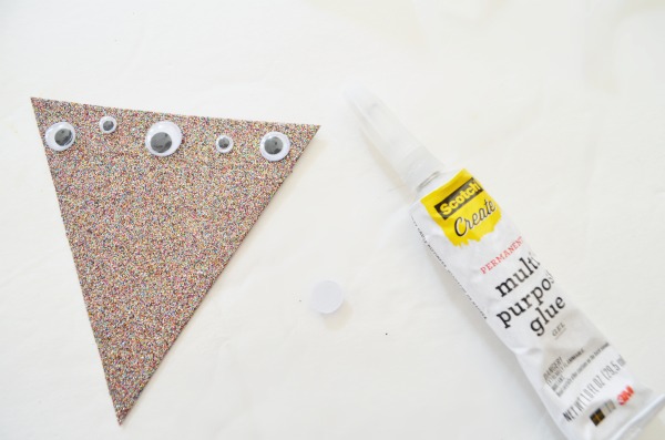 Glittery Halloween Banner + a bonus tutorial for easy glittery craft pumpkins! AD ##HandsOnCrafty