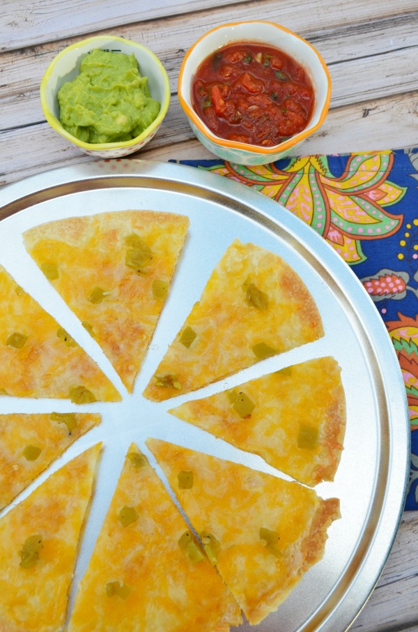 What is an Arizona Cheese Crisp? Find out here how to make the regional variety. #sponsored @Wayfair