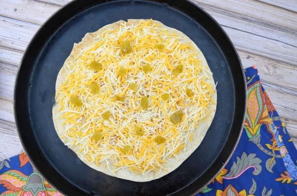 What is an Arizona Cheese Crisp? Find out here how to make the regional variety. #sponsored @Wayfair