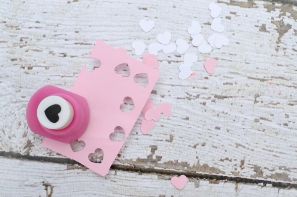 Easy printable gift card box perfect for Valentine's Day AND a crafty giveaway from Polaroid. #ad