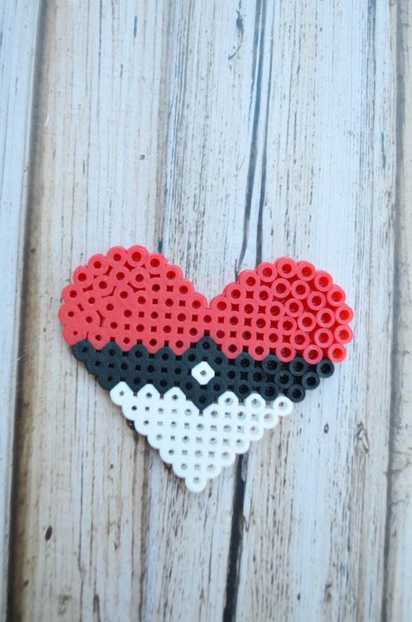 Perler Bead Heart Pattern - Directions for making a pixelated heart shaped pokéball. 