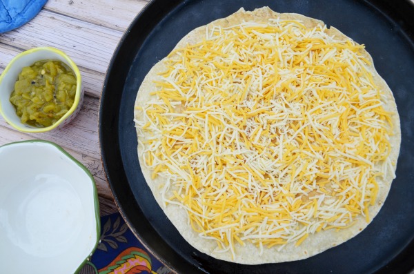 What is an Arizona Cheese Crisp? Find out here how to make the regional variety. #sponsored @Wayfair