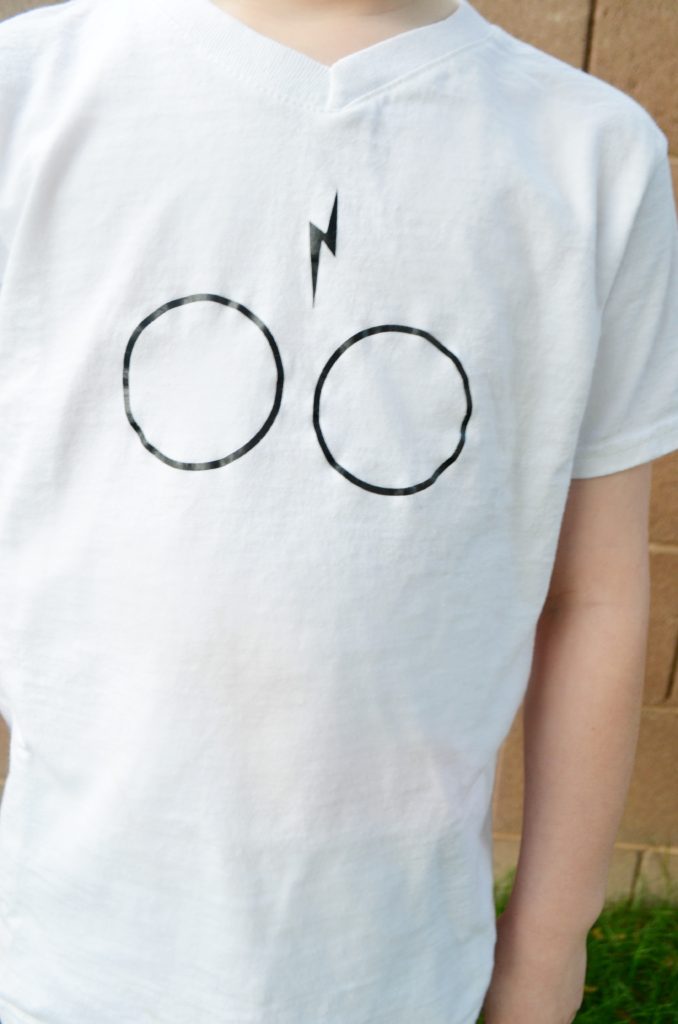 Make a simple DIY Harry Potter Shirt with @VinylValues heat transfer vinyl. #ad